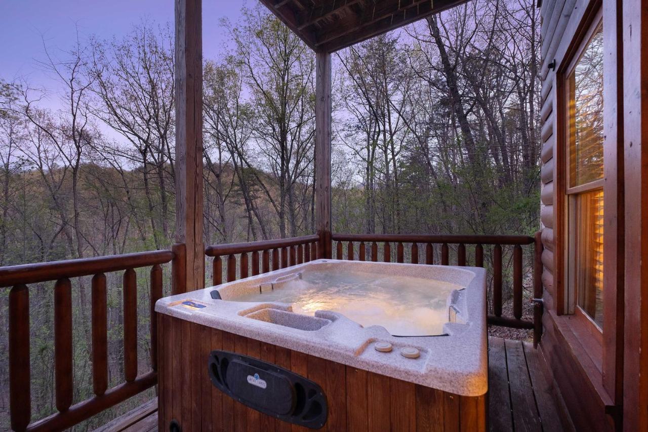 Private Smoky Mtn Log Home With 2 Decks And Hot Tub! Pigeon Forge Exteriör bild